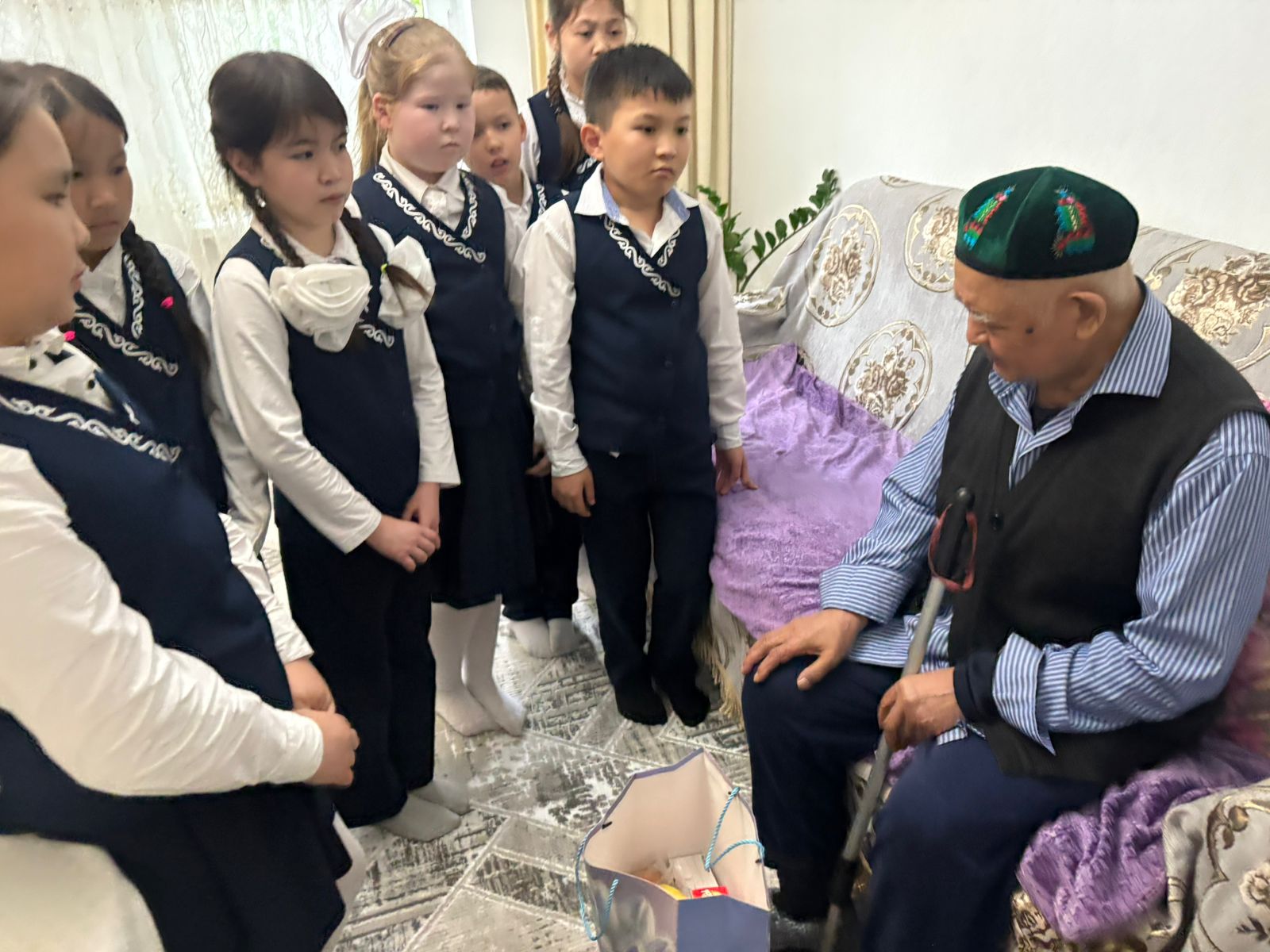 Тыл ардагерлерін құттықтадық